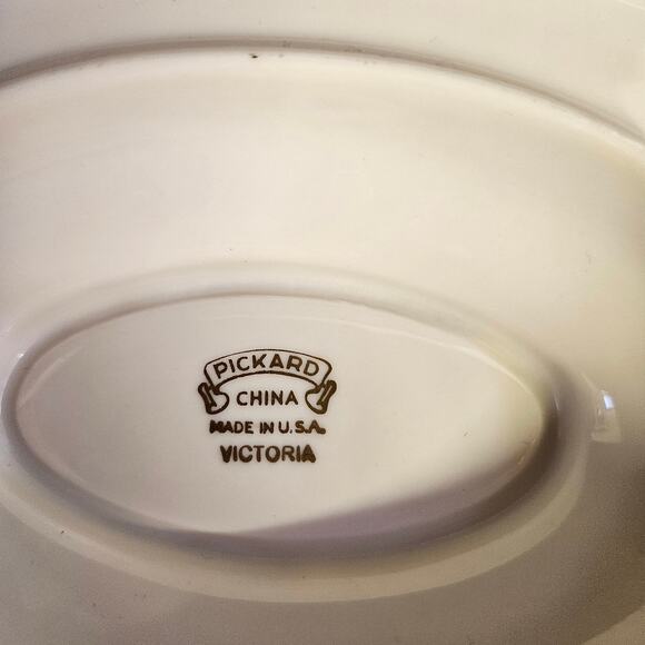 Pickard Victoria Gravy Boat and Attached Underplate Ivory Gold Trim VTG - Picture 4 of 7